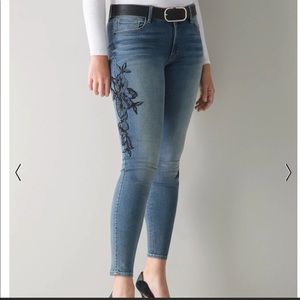 White HouseBlack Market skinny ankle  jeans